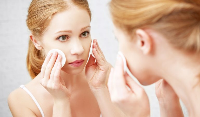 Natürliches Abschminken: Gesicht richtig reinigen und Make-up wirksam entfernen
